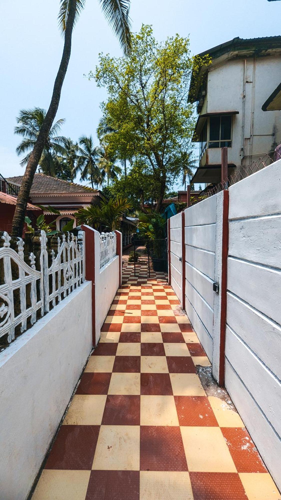 The First House By V3Homestay 4Bhk Private Pool カラングート エクステリア 写真