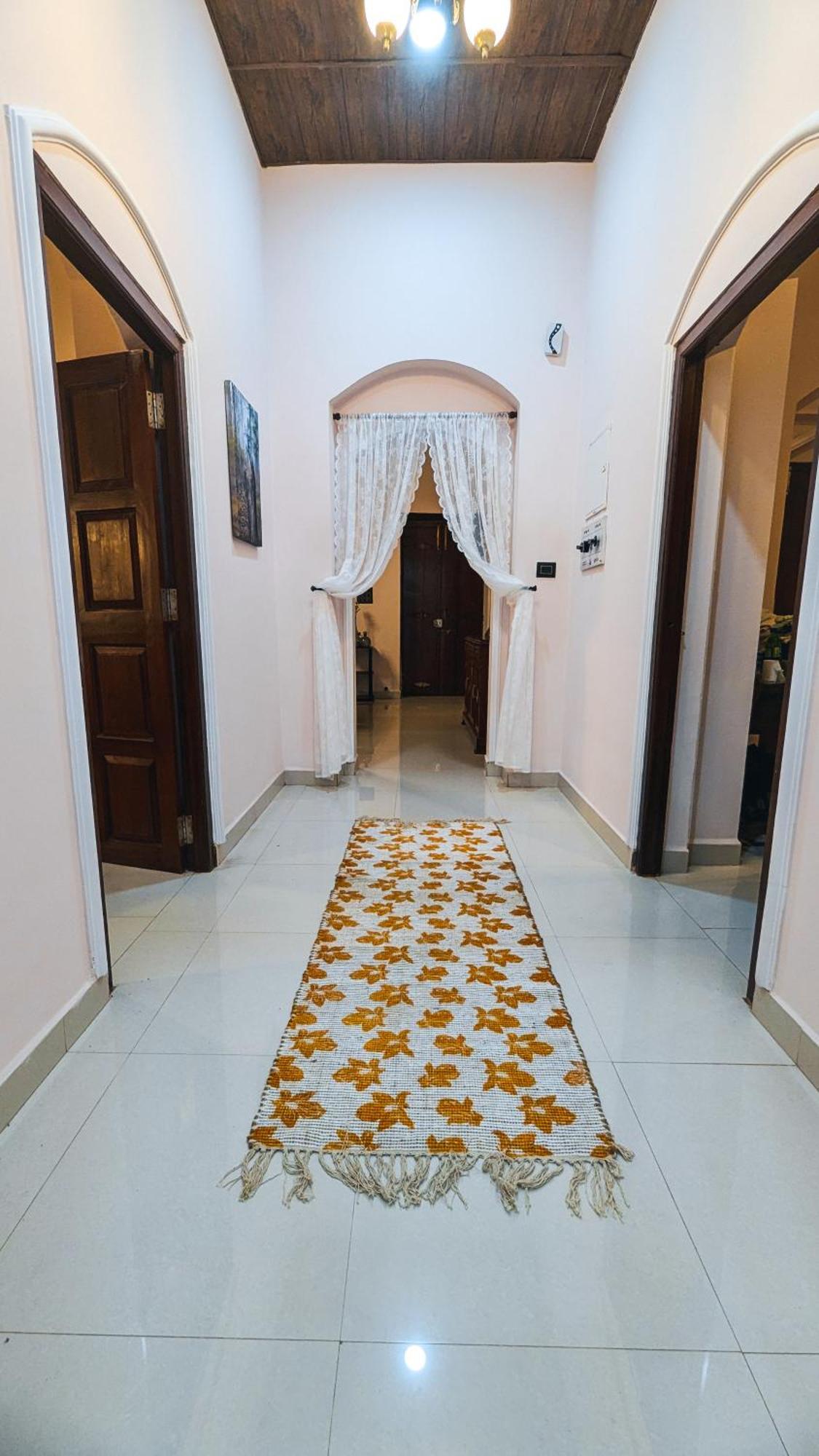 The First House By V3Homestay 4Bhk Private Pool カラングート エクステリア 写真
