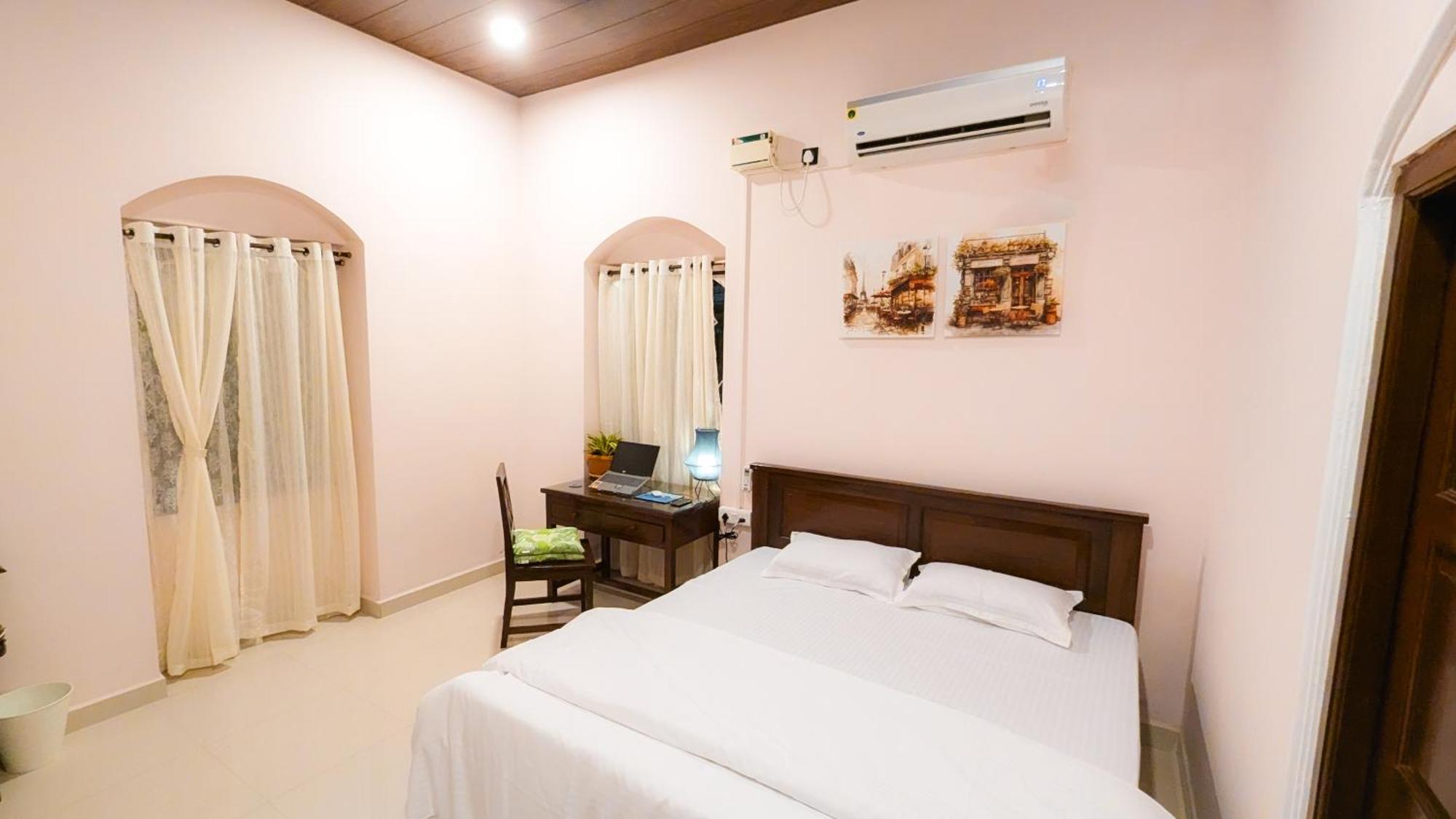 The First House By V3Homestay 4Bhk Private Pool カラングート エクステリア 写真