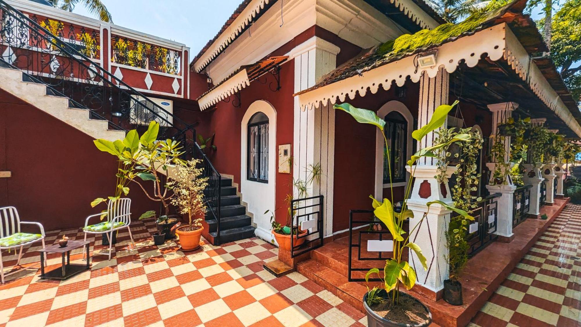 The First House By V3Homestay 4Bhk Private Pool カラングート エクステリア 写真