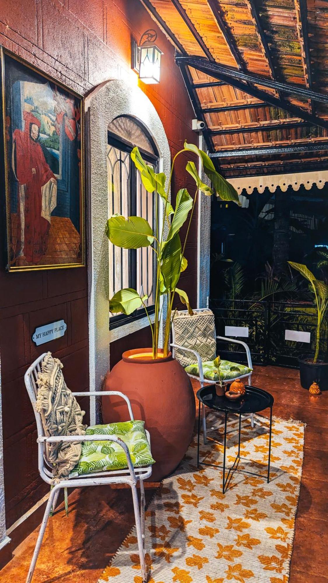 The First House By V3Homestay 4Bhk Private Pool カラングート エクステリア 写真