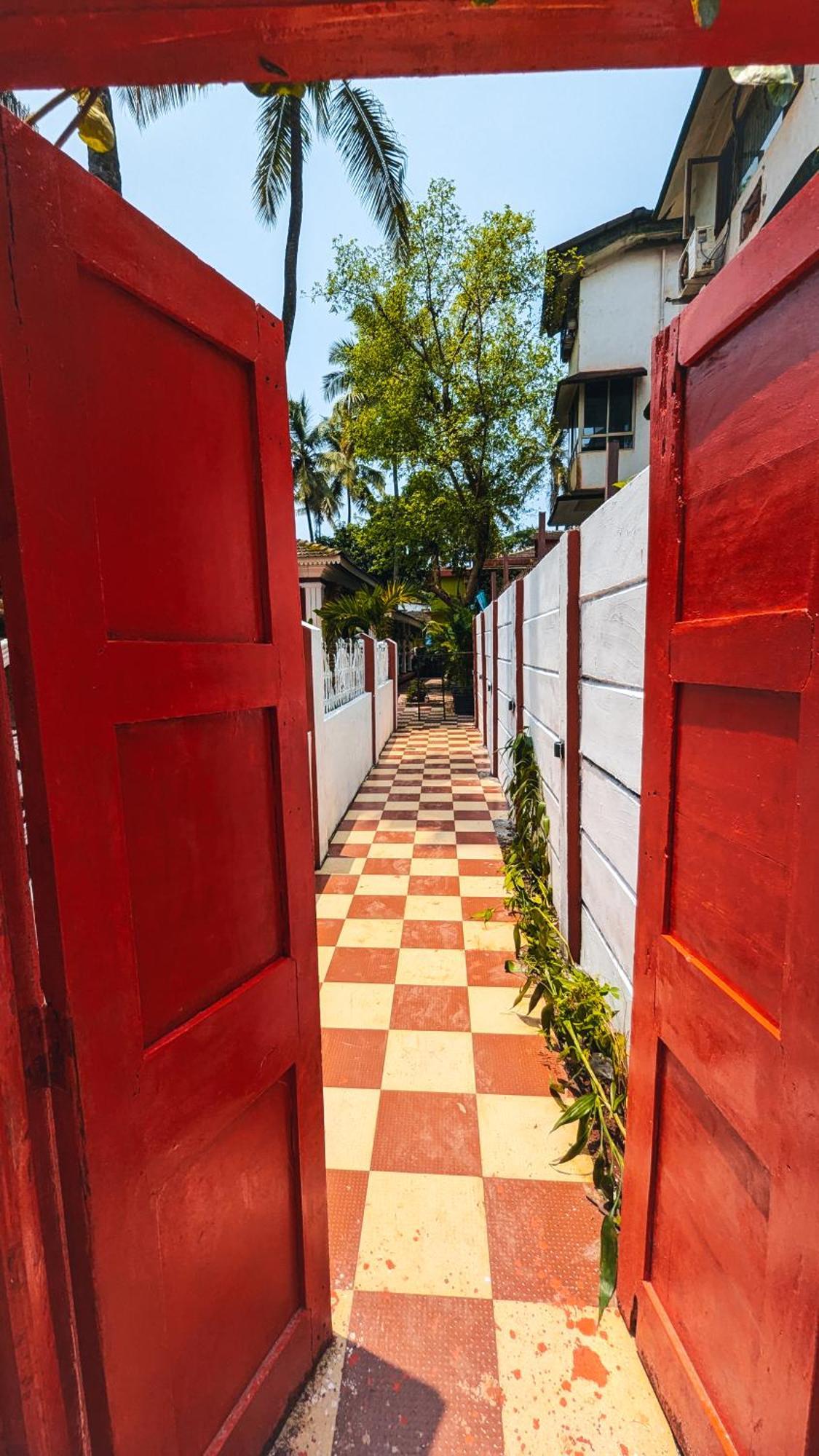 The First House By V3Homestay 4Bhk Private Pool カラングート エクステリア 写真
