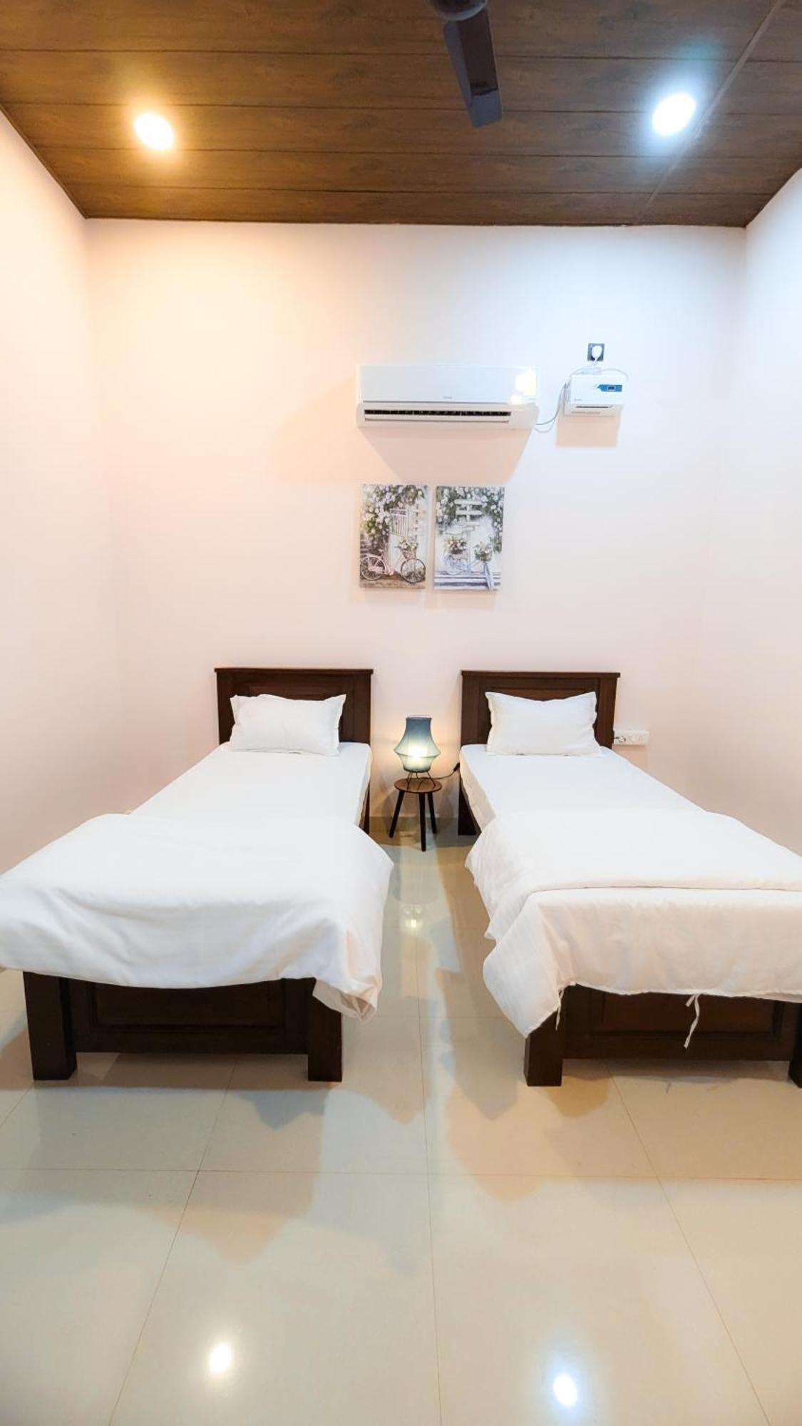 The First House By V3Homestay 4Bhk Private Pool カラングート エクステリア 写真