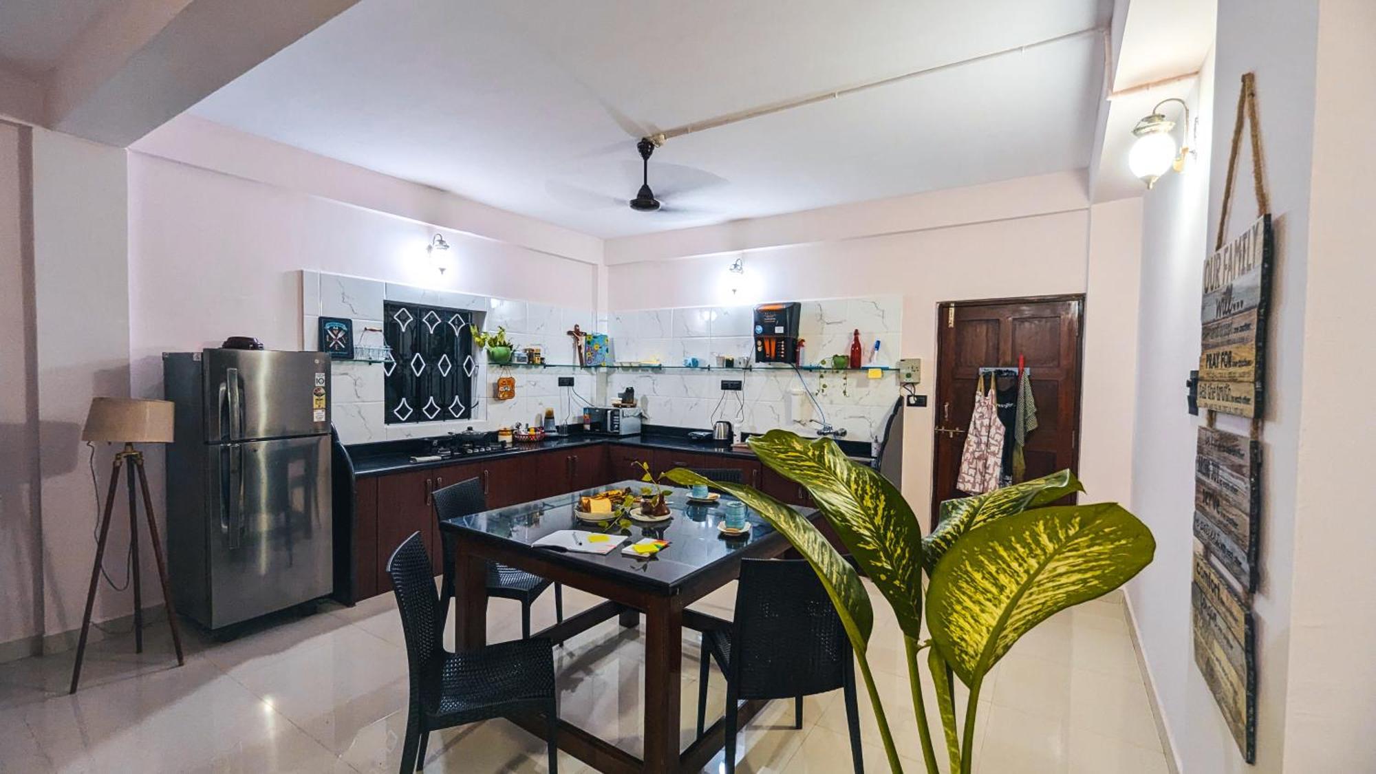 The First House By V3Homestay 4Bhk Private Pool カラングート エクステリア 写真
