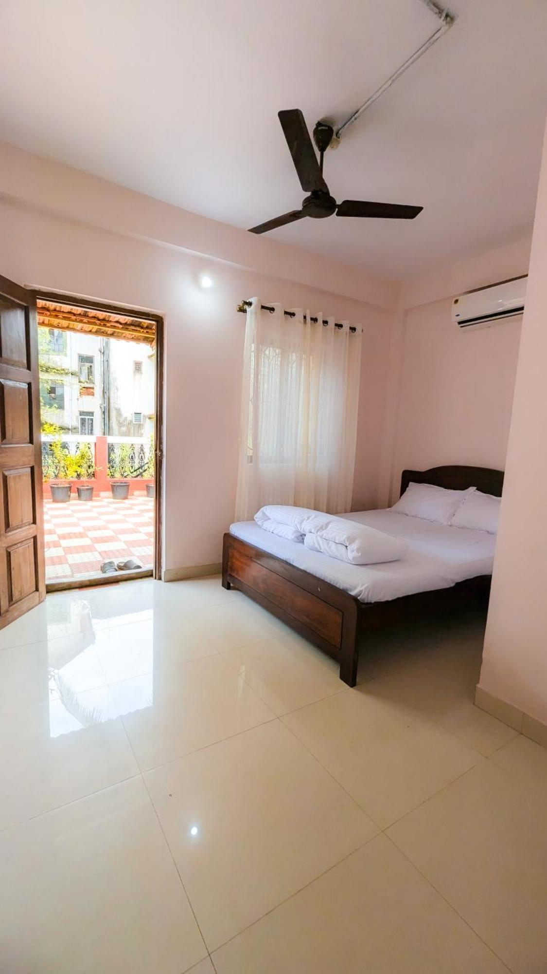 The First House By V3Homestay 4Bhk Private Pool カラングート エクステリア 写真